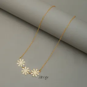 AS101230 - Elegant Flower Necklace with Pearls